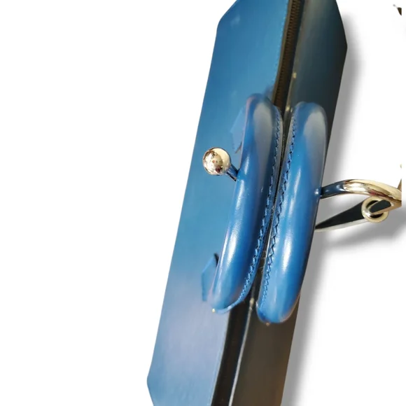 LOUIS VUITTON Toledo Blue Vintage 90s Epi Sac Triangle M52095 - Picture 5 of 13